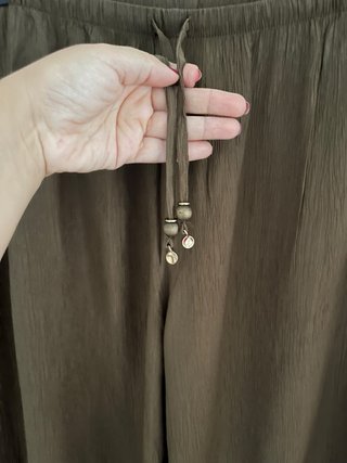 Pantalón palazzo Zara verde oliva