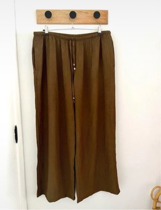Pantalón palazzo Zara verde oliva