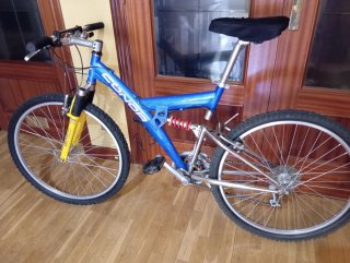 Bicicleta Conor mediana con suspensión