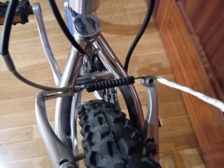 Bicicleta Conor mediana con suspensión