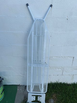 Mesa de planchar plegable