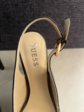 Tacones Guess Marrones y Dorados