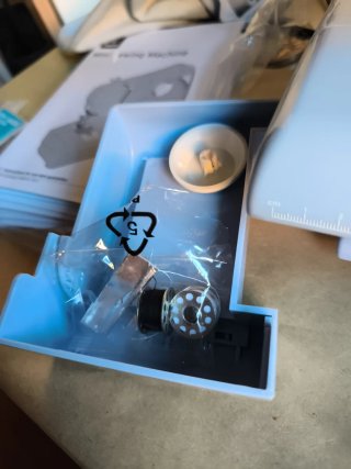 Máquina de coser eléctrica infantil azul