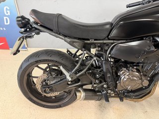 Yamaha XSR 700 Negra