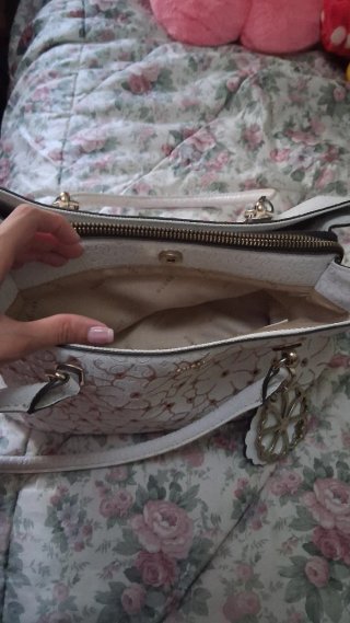 Bolso Guess Blanco y Rosa en perfecto estado