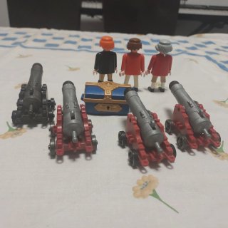 Lote Playmobil: 4 cañones y 3 soldados
