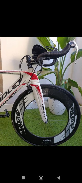 Bicicleta Triatlón Ridley Blanca y Roja