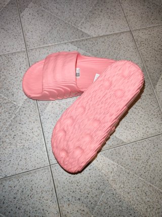 Chanclas rosas Adidas Adilette talla 39