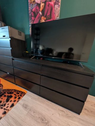 Cómoda Malm Negra