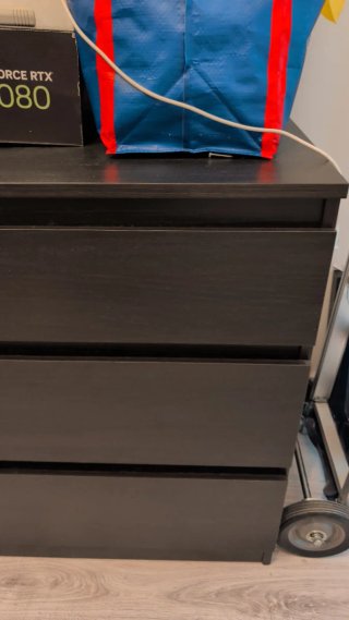 Cómoda Malm Negra