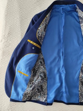 Traje de hombre azul
