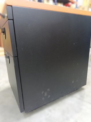 Cajonera de oficina negra y marrón