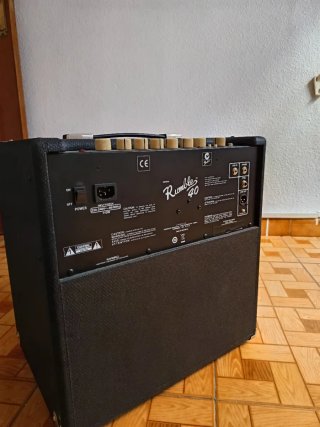 Amplificador Bajo Fender Rumble 40