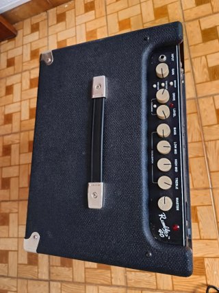 Amplificador Bajo Fender Rumble 40