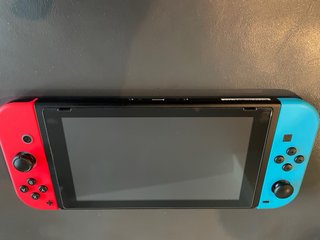 Nintendo Switch con funda de viaje