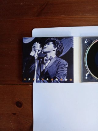 CDs Santana, James Brown, Bob Marley