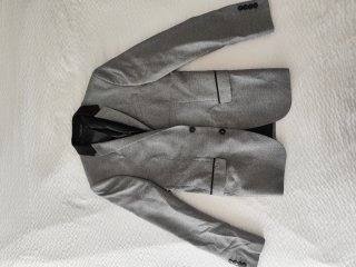 Traje gris hombre