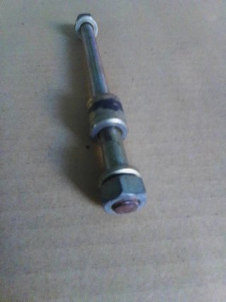 Eje Rueda Delantera Derbi Variant Revolution 16