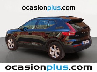 Volvo XC40 T3 Momentum Core 120 kW (163 CV)