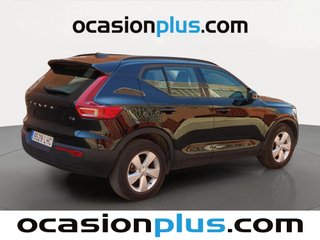 Volvo XC40 T3 Momentum Core 120 kW (163 CV)