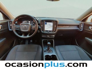 Volvo XC40 T3 Momentum Core 120 kW (163 CV)