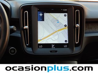 Volvo XC40 T3 Momentum Core 120 kW (163 CV)