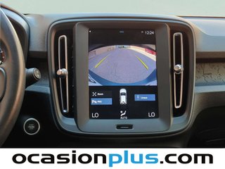 Volvo XC40 T3 Momentum Core 120 kW (163 CV)