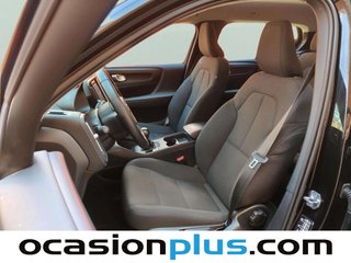 Volvo XC40 T3 Momentum Core 120 kW (163 CV)