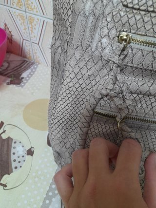 Bolso DC estampado serpiente beige