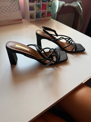 Sandalias de tacón Primark negras