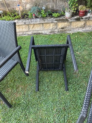 Tavolo da pranzo in rattan e vetro per 4 sedie