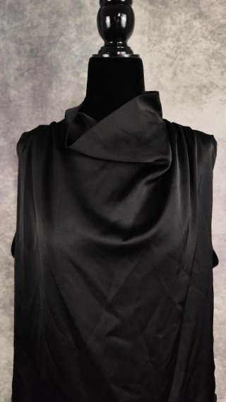 Blusa Cetim Gola Alta