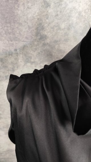 Blusa Cetim Gola Alta