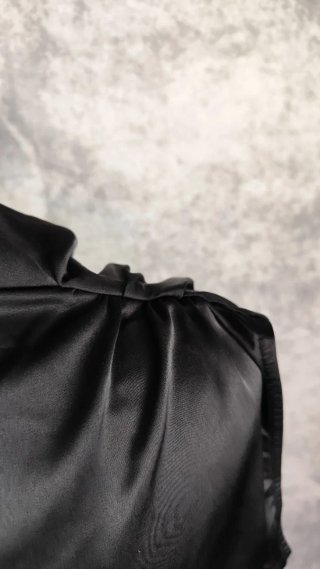 Blusa Cetim Gola Alta