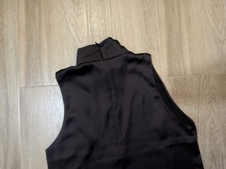 Precioso top marrón chocolate halter - Mango L