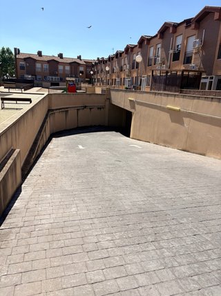 Se vende plaza de garaje en Meco, negociable.
