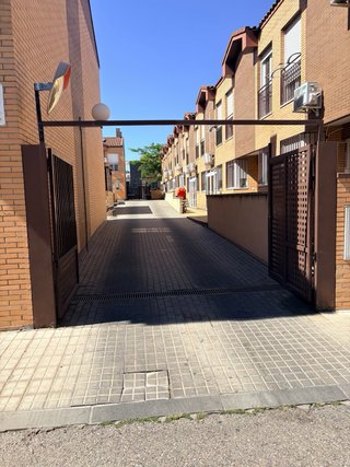Se vende plaza de garaje en Meco, negociable.