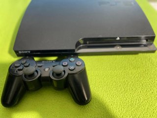 PlayStation 3 (PS3) Negra + 2 Mandos
