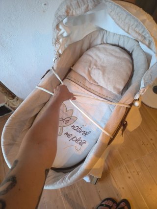 Capazo bebé con soporte de madera