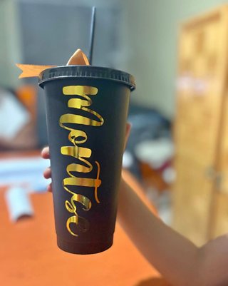 Vaso personalizado negro y dorado