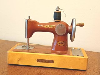 Máquina de coser juguete Made in USSR