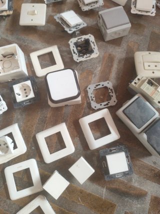 Material eléctrico variado