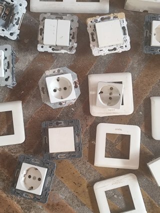 Material eléctrico variado
