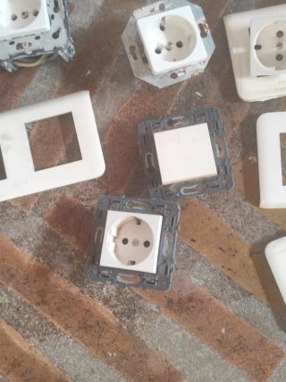 Material eléctrico variado