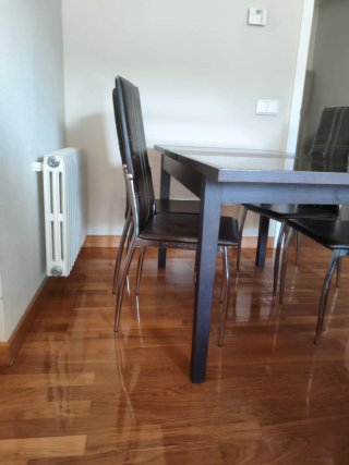 Mesa comedor y 4 sillas