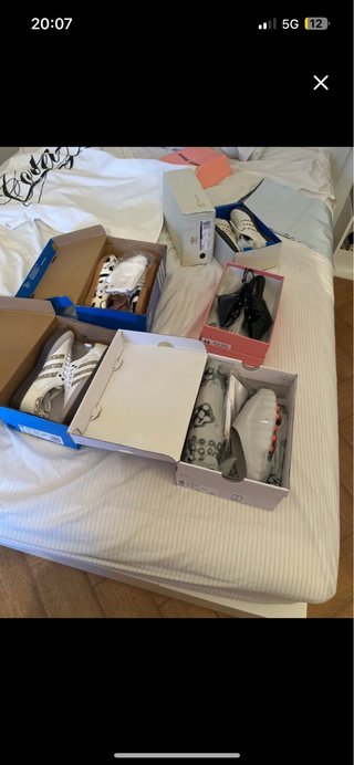Lote Adidas Zapatillas Doradas y Blancas