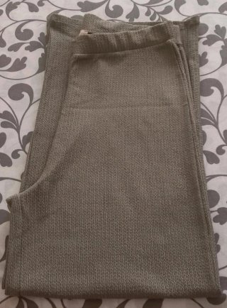 Pantalón Pull&Bear verde caqui