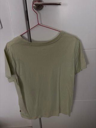 Camiseta Levi's verde talla S Mujer