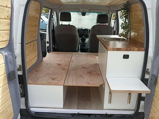 NISSAN nv200