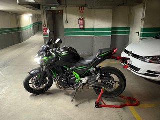 Kawasaki Z650 Negra/Verde URGE VENTA